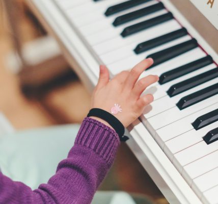 Instruments à cordes, à vent ou à percussion : quel choix pour votre enfant ?