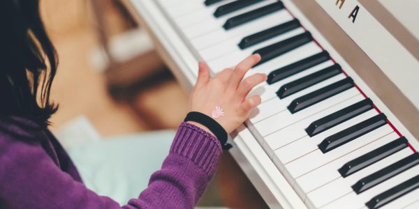 Instruments à cordes, à vent ou à percussion : quel choix pour votre enfant ?